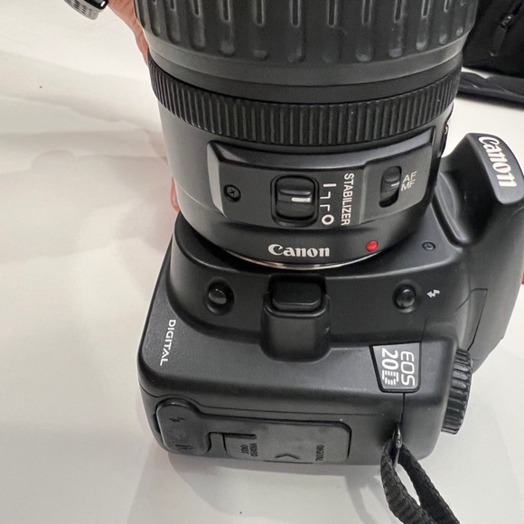 CANON EOS 20D DIGITAL SLR CAMERA with CANON 28-135MM LENS! with camera bag - Picture 12 of 16